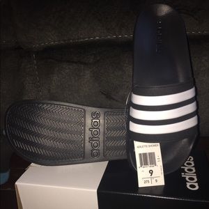 AUTHENTIC Men’s black adidas slides size 9 NWT